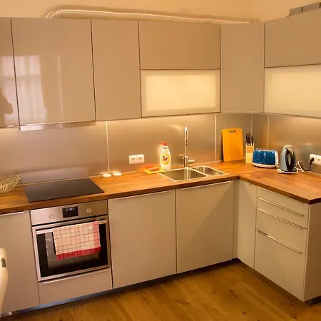 Apartment Riverside Apt Close To The City Center *