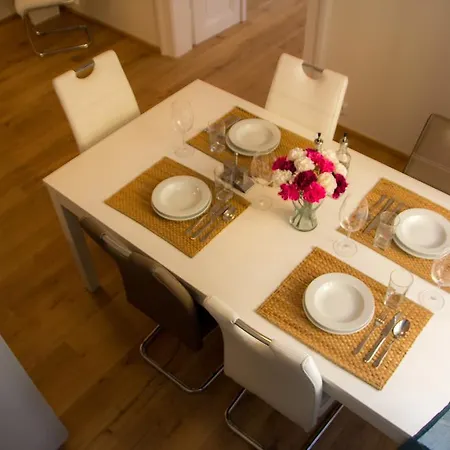Riverside Apt Close To The City Center Apartment Prague