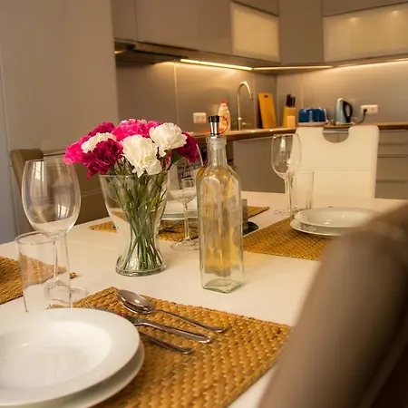 Riverside Apt Close To The City Center Praha