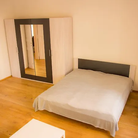 Riverside Apt Close To The City Center Apartment Prague