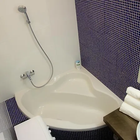 Apartment Riverside Apt Close To The City Center *