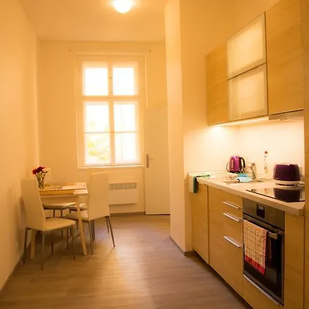 Riverside Apt Close To The City Center