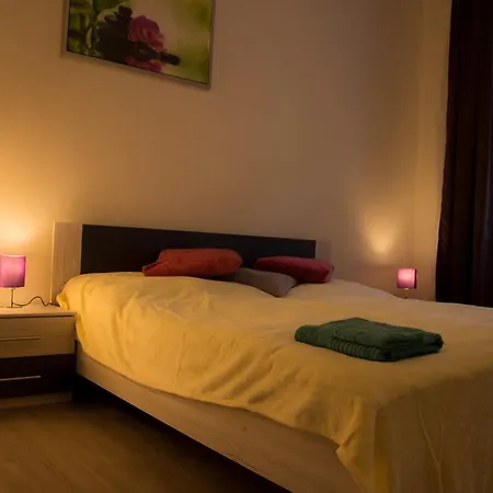 Riverside Apt Close To The City Center Praha