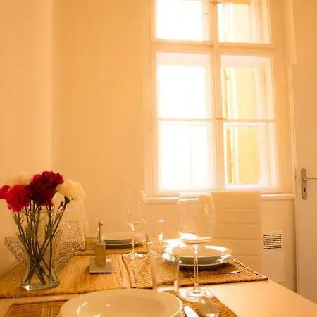 Riverside Apt Close To The City Center * Praha