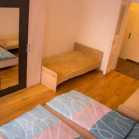 Riverside Apt Close To The City Center