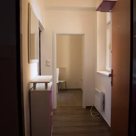 Riverside Apt Close To The City Center Apartament *
