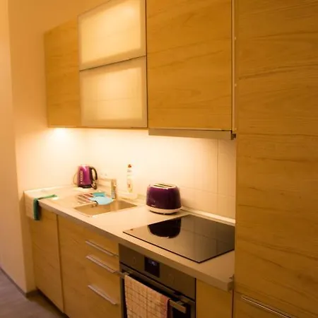 Riverside Apt Close To The City Center *